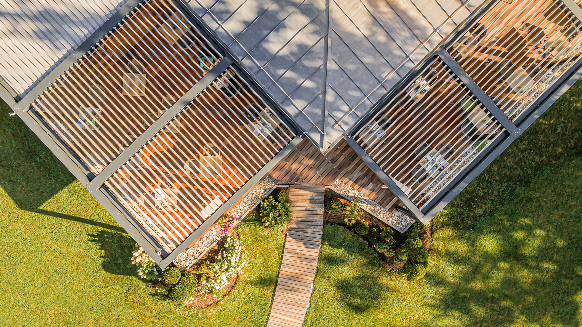 Beschattungsanlagen plant und montiert ALUSOL in Wien, Niederösterreich, Oberösterreich, Burgenland und Steiermark.